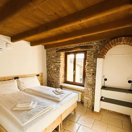 Castello Apartment *