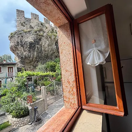 Castello Apartment *